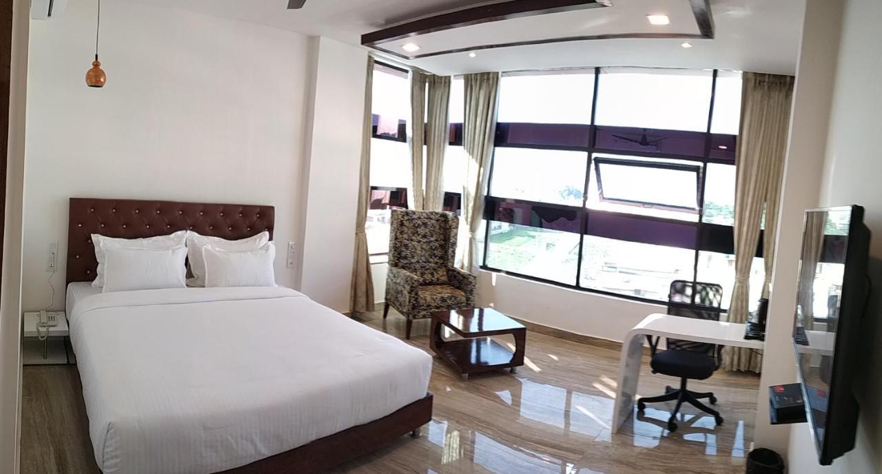 Haldwāni Hotel K11 المظهر الخارجي الصورة